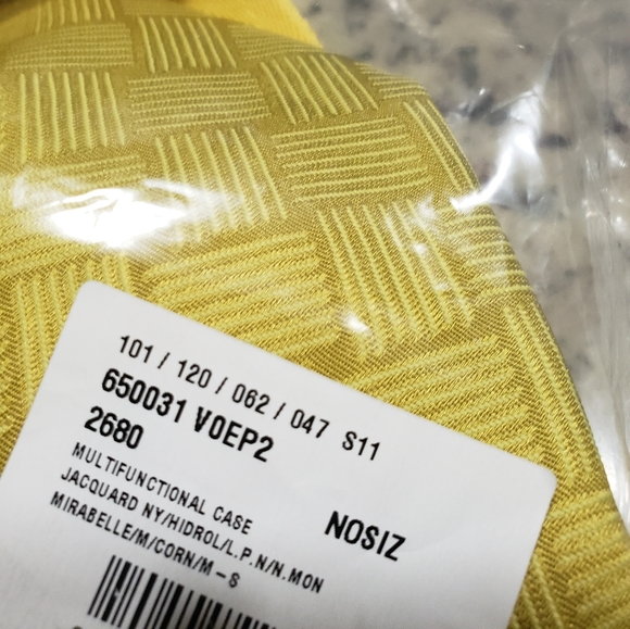 Bottega Veneta multifunctional case Jacquard **PLEASE READ DETAILS** - Picture 8 of 11